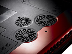 画像ギャラリー No.004のサムネイル画像 / 衝撃の赤。東芝,派手な外観のゲーマー向けPC「dynabook Qosmio WXW」を発売