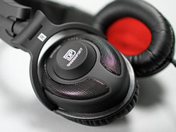 画像ギャラリー No.004のサムネイル画像 / DHARMA TACTICAL HEADSET初のオープンエアモデル「DRTCHD23BK」レビュー。かっちりした筐体とゲームプレイに向く音質が印象的
