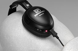 画像ギャラリー No.027のサムネイル画像 / DHARMAPOINT初のワイヤレスヘッドセット「DRTCHD12RFBK」レビュー。「ゲーマー向けヘッドセット」の新しい方向性を示すか