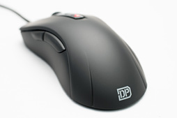 画像ギャラリー No.056のサムネイル画像 / 新生DHARMAPOINTの第1弾製品となるマウス「DPTM37BK」レビュー。復活した「三七」はゲーマーの期待に応えられるか