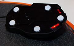 画像ギャラリー No.011のサムネイル画像 / 「X6 Keyboard」＆「X5 Mouse」。実機展示された「SideWinder」の気になるところを担当者に確認