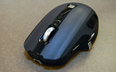 画像ギャラリー No.003のサムネイル画像 / 「SideWinder X8 Mouse」詳報。穴のないスペックは，ゲーマー向けワイヤレスマウスの概念を変えるか？