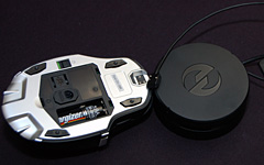 画像ギャラリー No.009のサムネイル画像 / 「SideWinder X8 Mouse」詳報。穴のないスペックは，ゲーマー向けワイヤレスマウスの概念を変えるか？