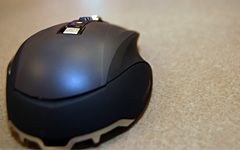 画像ギャラリー No.014のサムネイル画像 / 「SideWinder X8 Mouse」詳報。穴のないスペックは，ゲーマー向けワイヤレスマウスの概念を変えるか？