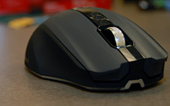 画像ギャラリー No.015のサムネイル画像 / 「SideWinder X8 Mouse」詳報。穴のないスペックは，ゲーマー向けワイヤレスマウスの概念を変えるか？