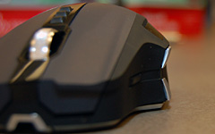 画像ギャラリー No.017のサムネイル画像 / 「SideWinder X8 Mouse」詳報。穴のないスペックは，ゲーマー向けワイヤレスマウスの概念を変えるか？