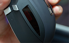 画像ギャラリー No.020のサムネイル画像 / 「SideWinder X8 Mouse」詳報。穴のないスペックは，ゲーマー向けワイヤレスマウスの概念を変えるか？