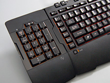 画像ギャラリー No.016のサムネイル画像 / 「SideWinder X6 Keyboard」ファーストインプレッション。多機能キーボードとしてのデキは良好
