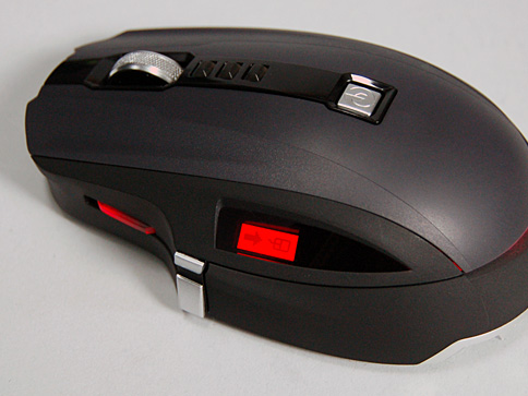 画像ギャラリー No.027のサムネイル画像 / 「SideWinder X8」ファーストインプレッション。重さをどう判断するかがカギに？