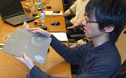 画像ギャラリー No.018のサムネイル画像 / KeNNy,uNleashed & fumio×Microsoft。「SideWinder X8はゲームで使えるのか」座談会レポート