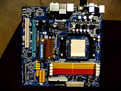 画像ギャラリー No.025のサムネイル画像 / NVIDIA,AMD製CPU向けチップセット「nForce 780a SLI」を発表――mGPU搭載,Hybrid SLI対応のフラグシップ
