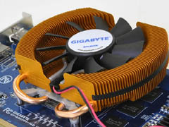 画像ギャラリー No.002のサムネイル画像 / HDMI&DP両対応,Zalmanクーラー搭載のGIGABYTE製HD 4870