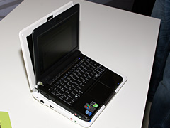 画像ギャラリー No.003のサムネイル画像 / ［COMPUTEX 2008＃09］ASUS，日本上陸予定の第2世代Eee PCを発表。ゲームなどの高負荷時には自動でクロックアップ