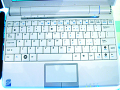 画像ギャラリー No.005のサムネイル画像 / ［COMPUTEX 2008＃09］ASUS，日本上陸予定の第2世代Eee PCを発表。ゲームなどの高負荷時には自動でクロックアップ