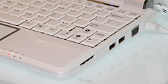 画像ギャラリー No.008のサムネイル画像 / ［COMPUTEX 2008＃09］ASUS，日本上陸予定の第2世代Eee PCを発表。ゲームなどの高負荷時には自動でクロックアップ