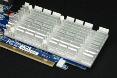 画像ギャラリー No.002のサムネイル画像 / GIGABYTE製HDMI標準搭載のATI Radeon HD 3450カードを発売