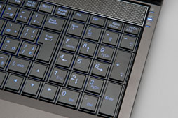画像ギャラリー No.012のサムネイル画像 / 【PR】G-GEARシリーズ初となるノートPCを試す。3D性能と機能,価格のベストバランスで,ゲーマーに最適な製品が新登場