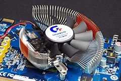 画像ギャラリー No.002のサムネイル画像 / Zalman製クーラー搭載のGeForce 9600 GTカードがGIGABYTEから