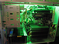 画像ギャラリー No.005のサムネイル画像 / ［COMPUTEX 2008＃21］NVIDIA，超低電力版GPU採用の完全ファンレスゲームPCをデモ