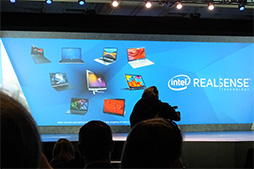 画像ギャラリー No.003のサムネイル画像 / IntelがCES 2015でアピールしたのは,最新CPUではなくRealSenseとウェアラブル機器向け超小型コンピュータだった