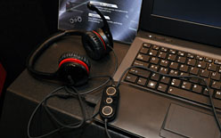 画像ギャラリー No.016のサムネイル画像 / ［COMPUTEX］ASUS，「Xonar」初のゲーマー向けサウンドカードを公開。Sennheiserのヘッドセットが付属