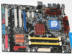 画像ギャラリー No.011のサムネイル画像 / Intel,「Atom」やIntel 4シリーズチップセットの実機をCeBITで公開