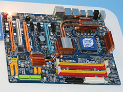 画像ギャラリー No.014のサムネイル画像 / Intel,「Atom」やIntel 4シリーズチップセットの実機をCeBITで公開