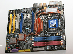 画像ギャラリー No.005のサムネイル画像 / もはや“いらない子”なのか? Intel,フラグシップチップセット「X48」出荷開始