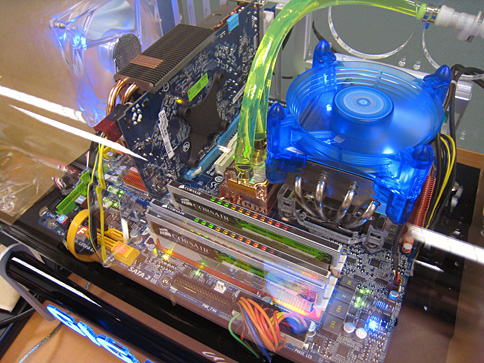 画像ギャラリー No.002のサムネイル画像 / ［COMPUTEX 2008＃01］GIGABYTE，ゲーマー＆オーバークロッカー向けP45マザーを公開