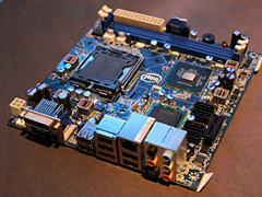 画像ギャラリー No.012のサムネイル画像 / ［COMPUTEX 2008＃14］Intel，「Intel 4」チップセットを正式発表し，最終仕様を公開