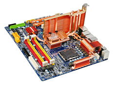 画像ギャラリー No.002のサムネイル画像 / GIGABYTE，ゲーマー＆OCer向けP45マザーボードを発売