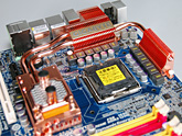 画像ギャラリー No.003のサムネイル画像 / GIGABYTEのゲーマー＆OCer向けマザーボード「GA-EP45-EXTREME」は，どこまでゲームに向くか？