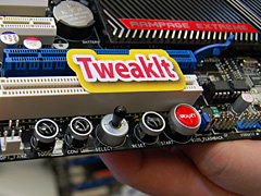 画像ギャラリー No.009のサムネイル画像 / ［COMPUTEX 2008＃25］ASUSの「R.O.G」は，ゲーマー向けとオーバークロッカ−向けの2ラインナップへ分化