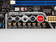画像ギャラリー No.015のサムネイル画像 / 写真で見る，ASUSのゲーマー向けX58マザーボード「Rampage II Extreme」