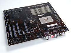 画像ギャラリー No.023のサムネイル画像 / 写真で見る，ASUSのゲーマー向けX58マザーボード「Rampage II Extreme」