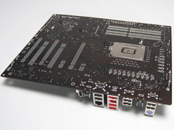 画像ギャラリー No.006のサムネイル画像 / ASUS「R.O.G.」のP55モデル「Maximus III Formula」。実機の特徴を細かくチェックする