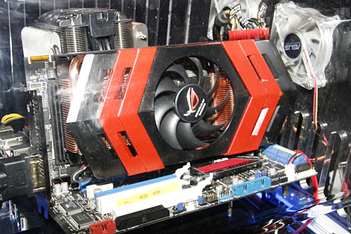 画像ギャラリー No.006のサムネイル画像 / ASUS，超ハイエンドからEee PCまで，全レンジでゲーマー向けPCを推進へ