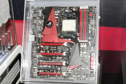画像ギャラリー No.014のサムネイル画像 / ASUS，超ハイエンドからEee PCまで，全レンジでゲーマー向けPCを推進へ