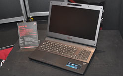 画像ギャラリー No.012のサムネイル画像 / ［COMPUTEX］LGA2011＆LGA1366ツインソケットの「Danshui Bay」はSandy Bridge-EP対応。ASUS「R.O.G.」イベント詳報