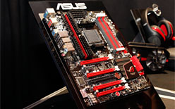 画像ギャラリー No.026のサムネイル画像 / ［COMPUTEX］LGA2011＆LGA1366ツインソケットの「Danshui Bay」はSandy Bridge-EP対応。ASUS「R.O.G.」イベント詳報