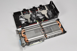 画像ギャラリー No.008のサムネイル画像 / フルスペックのGTX 580を2基搭載したASUS「MARS II」レビュー。15万5000円のシングルカードはどれだけ速いのか