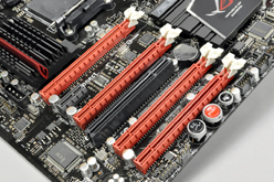 画像ギャラリー No.004のサムネイル画像 / 「AMD FX」対応のASUS製ゲーマー向けマザーボード「Crosshair V Formula」を概観してみる