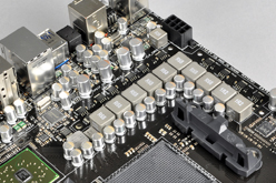 画像ギャラリー No.008のサムネイル画像 / 「AMD FX」対応のASUS製ゲーマー向けマザーボード「Crosshair V Formula」を概観してみる