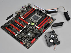 画像ギャラリー No.016のサムネイル画像 / 「Sandy Bridge-E」はまもなく登場? ゲーマー向けX79マザーボード「Rampage IV Extreme」を写真で見る