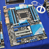 画像ギャラリー No.035のサムネイル画像 / 「ASUSならDIMM 8枚差しでも大丈夫」。ASUS,X79マザーボードの品質と機能をアピール