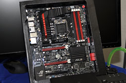 画像ギャラリー No.002のサムネイル画像 / ASUS，次世代R.O.G.マザー「Maximus V」など「Z77」チップセット搭載製品を予告。独自機能の解説も