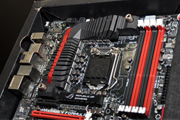 画像ギャラリー No.020のサムネイル画像 / ASUS，次世代R.O.G.マザー「Maximus V」など「Z77」チップセット搭載製品を予告。独自機能の解説も