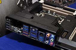 画像ギャラリー No.036のサムネイル画像 / ASUS，次世代R.O.G.マザー「Maximus V」など「Z77」チップセット搭載製品を予告。独自機能の解説も