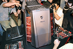 画像ギャラリー No.036のサムネイル画像 / ［COMPUTEX］ASUS，「R.O.G.」ブランドのマザーボードやグラフィックスカードなどを発表＆展示