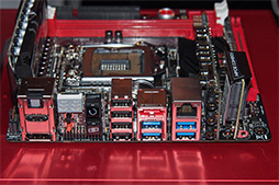 画像ギャラリー No.019のサムネイル画像 / ［COMPUTEX］ゲーマー向けマザーボードのMini-ITXモデルや，液冷＋空冷のGPUなど，注目製品が目白押しの「R.O.G.」プレスカンファレンス詳報